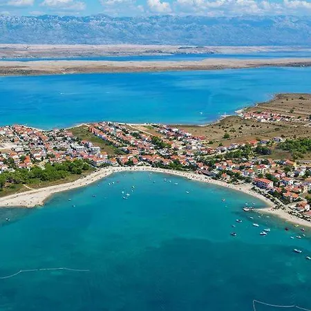 On Island Near Sandy Beaches * ויר