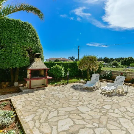 Daire On Island Near Sandy Beaches *