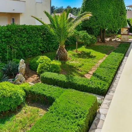 아파트 On Island Near Sandy Beaches