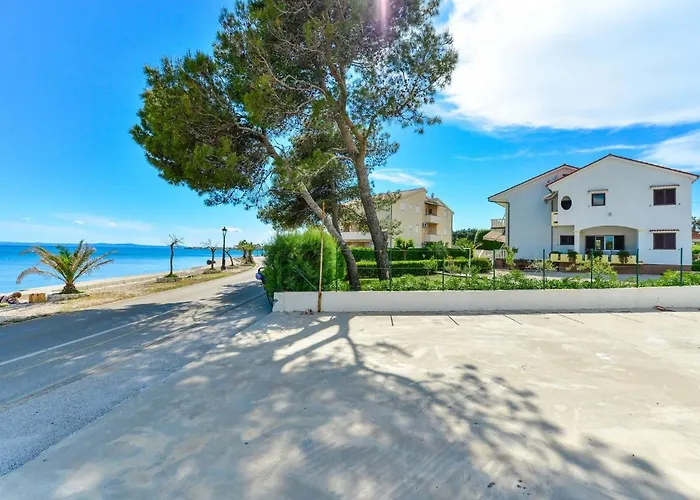 On Island Near Sandy Beaches 아파트