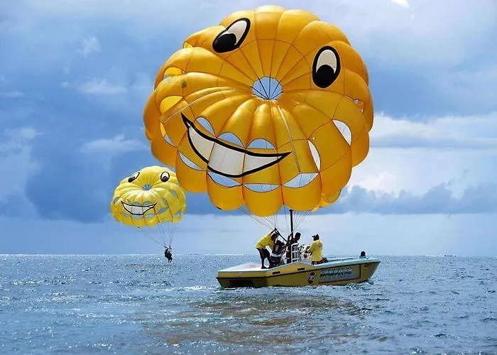 On Island Near Sandy Beaches 아파트 *