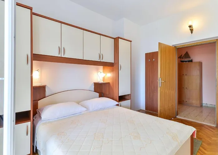 On Island Near Sandy Beaches 아파트 비르