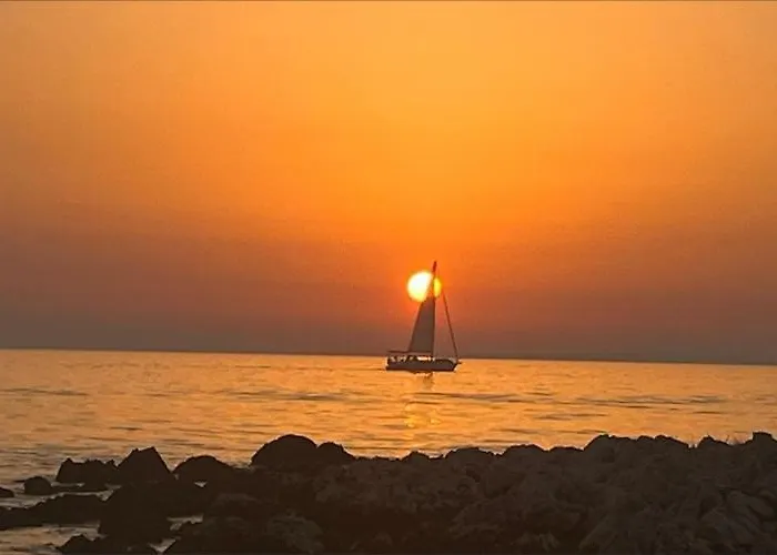 아파트 On Island Near Sandy Beaches *